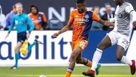 林诗栋战胜梁靖崑，挺进WTT重庆赛王楚钦争冠战